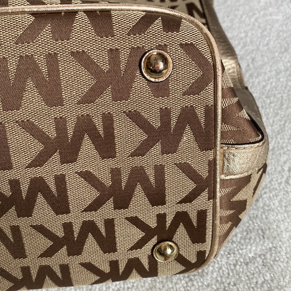 Gold Logo MK Purse - Picture 4 of 11